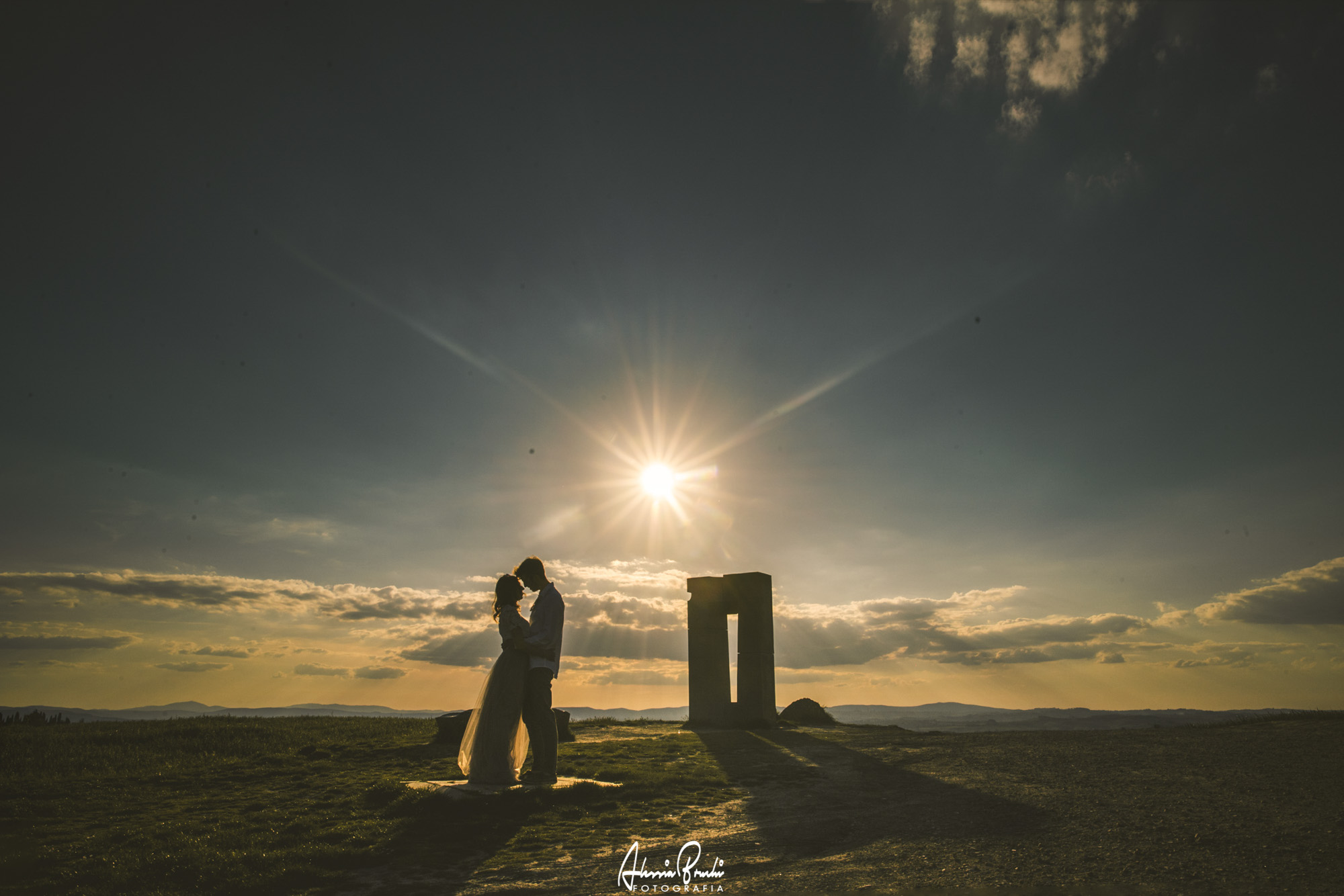 engagement photos in tuscany
