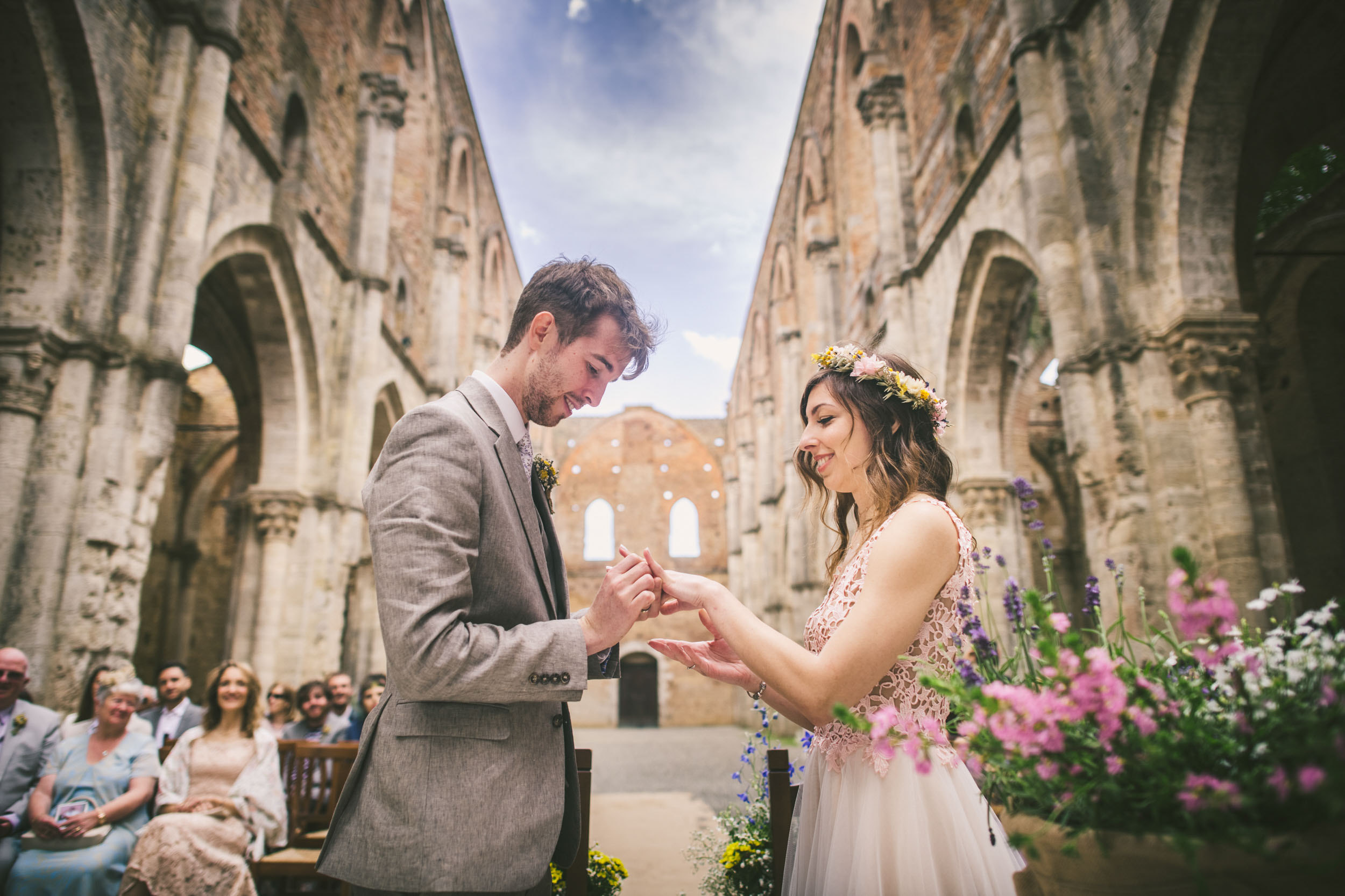 destination wedding in san galgano Tuscany