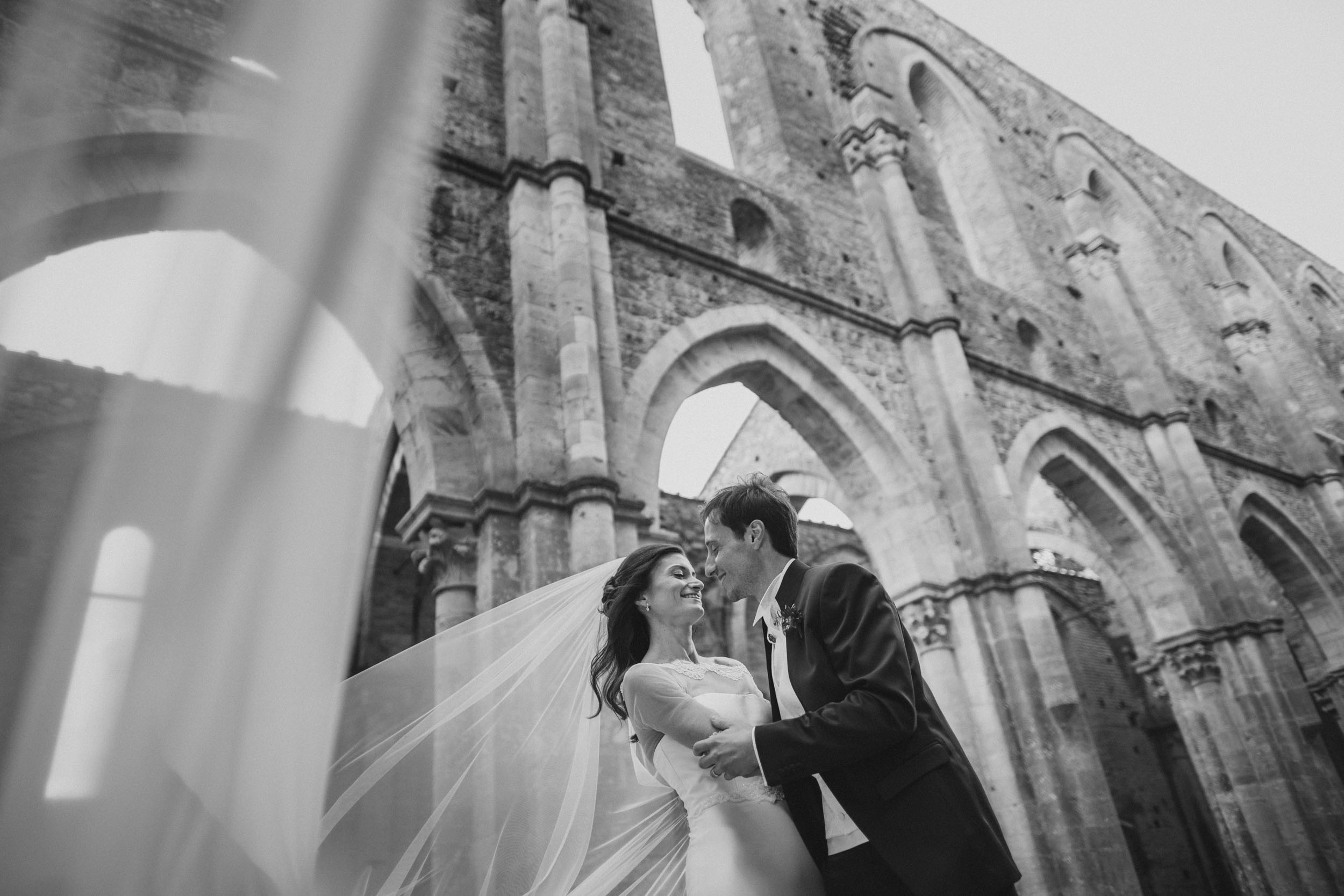 Wedding Photographer San Galgano Tuscany