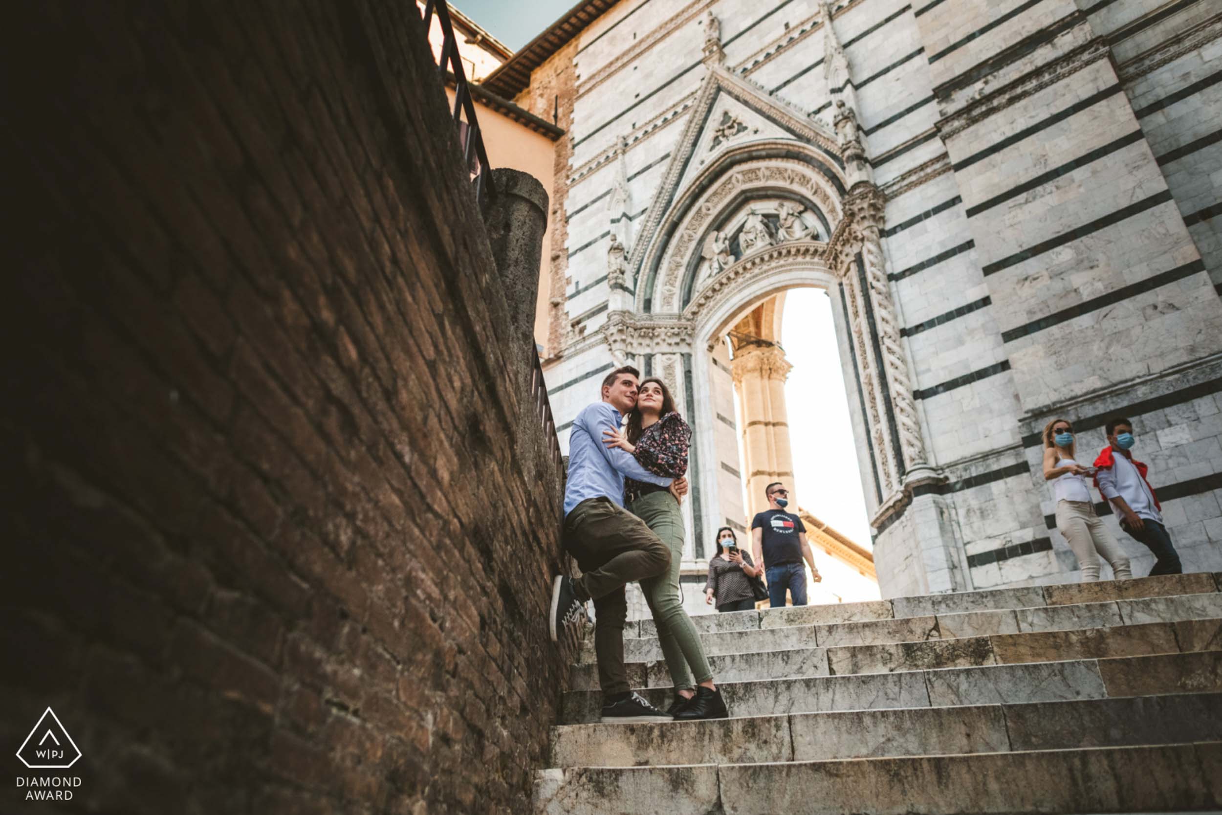 ENGAGEMENT PHOTOS IN SIENA TUSCANY